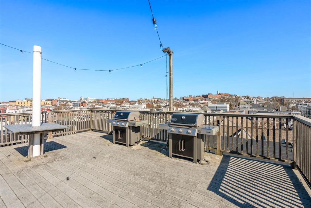 120 W 7th St # 102