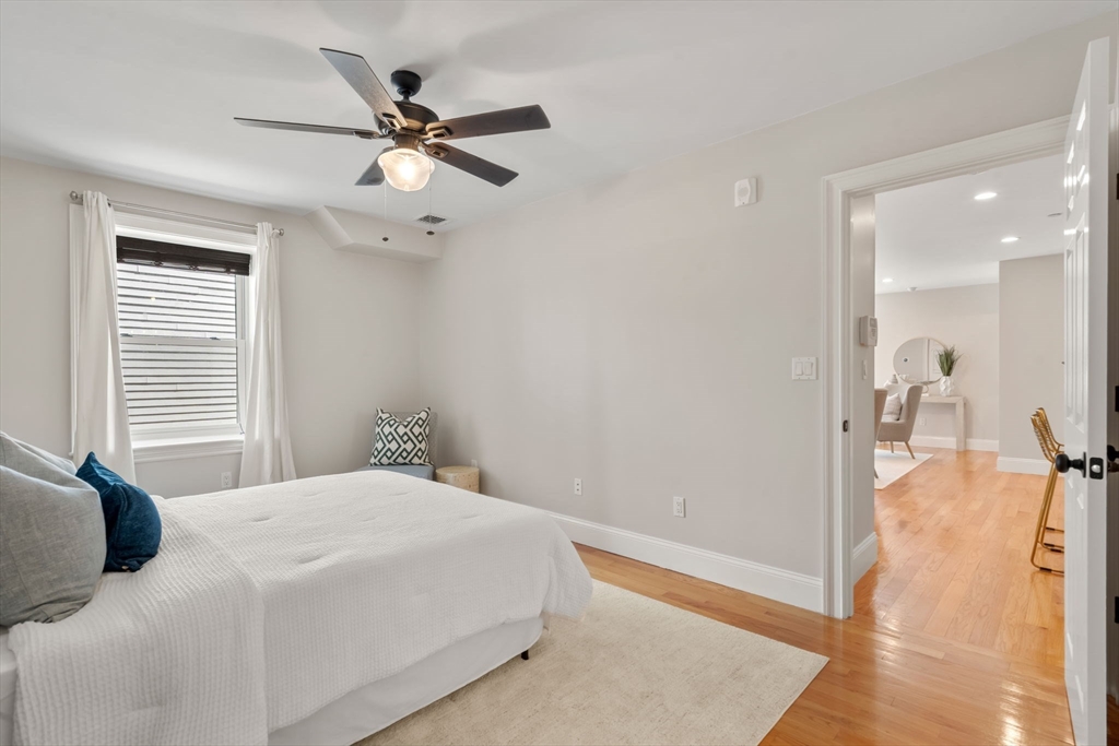120 W 7th St # 102