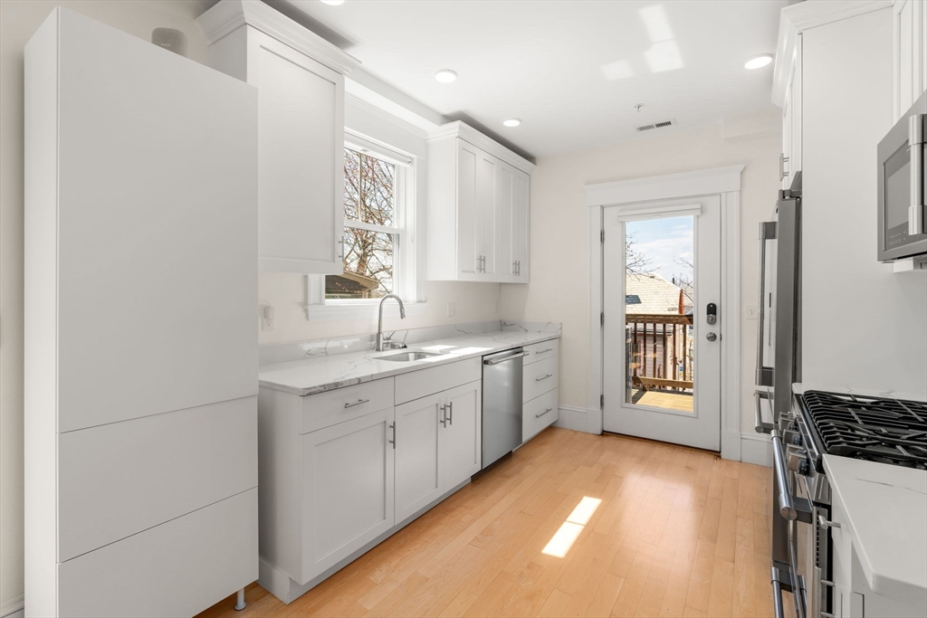 100 Bartlett St # 2