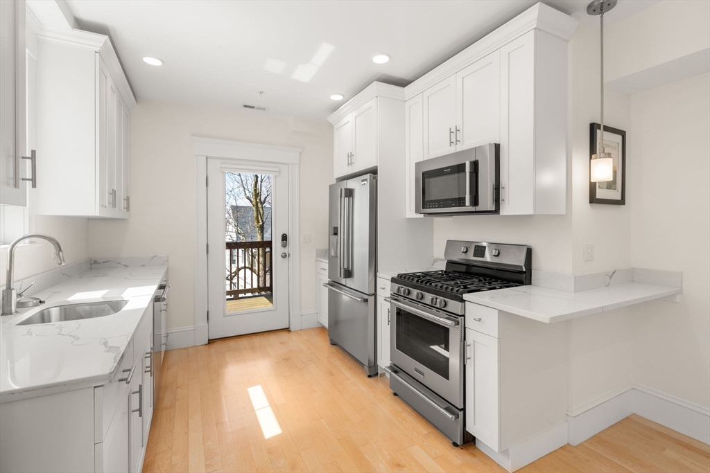 100 Bartlett St # 2