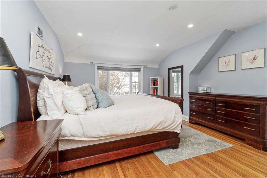 36 John Street S