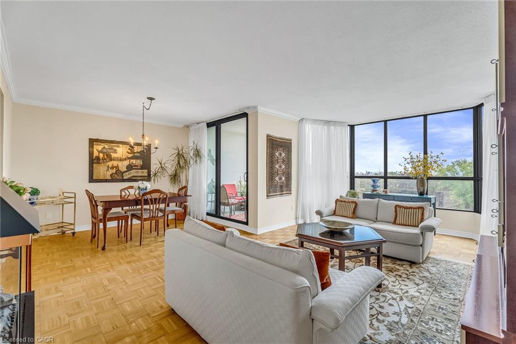 611-1333 Bloor Street E Unit: 611