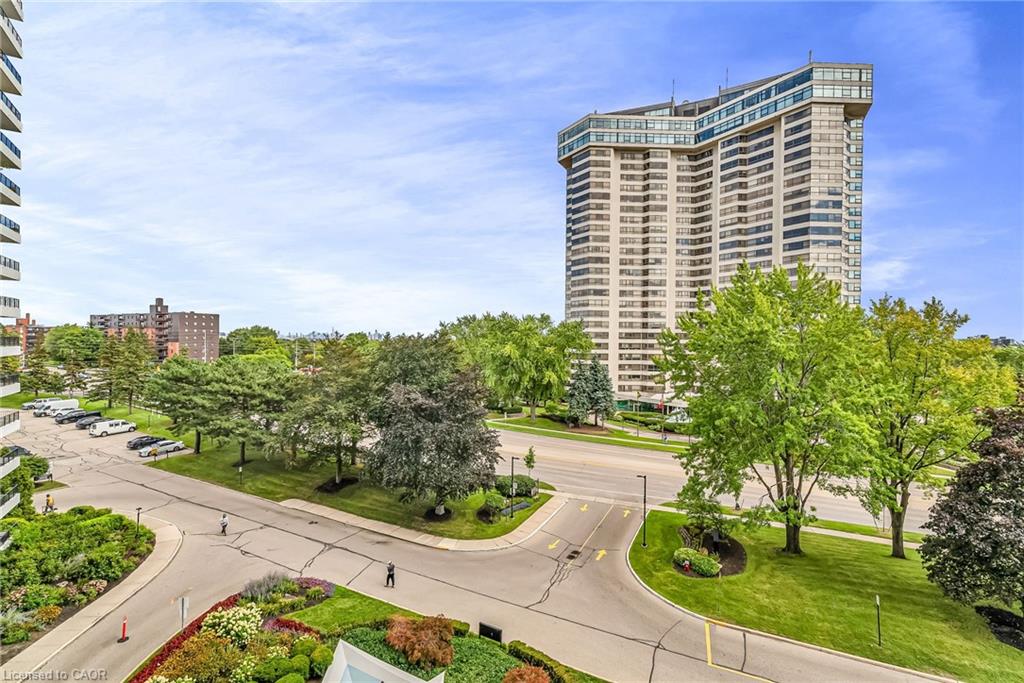 611-1333 Bloor Street E Unit: 611