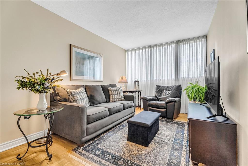 611-1333 Bloor Street E Unit: 611