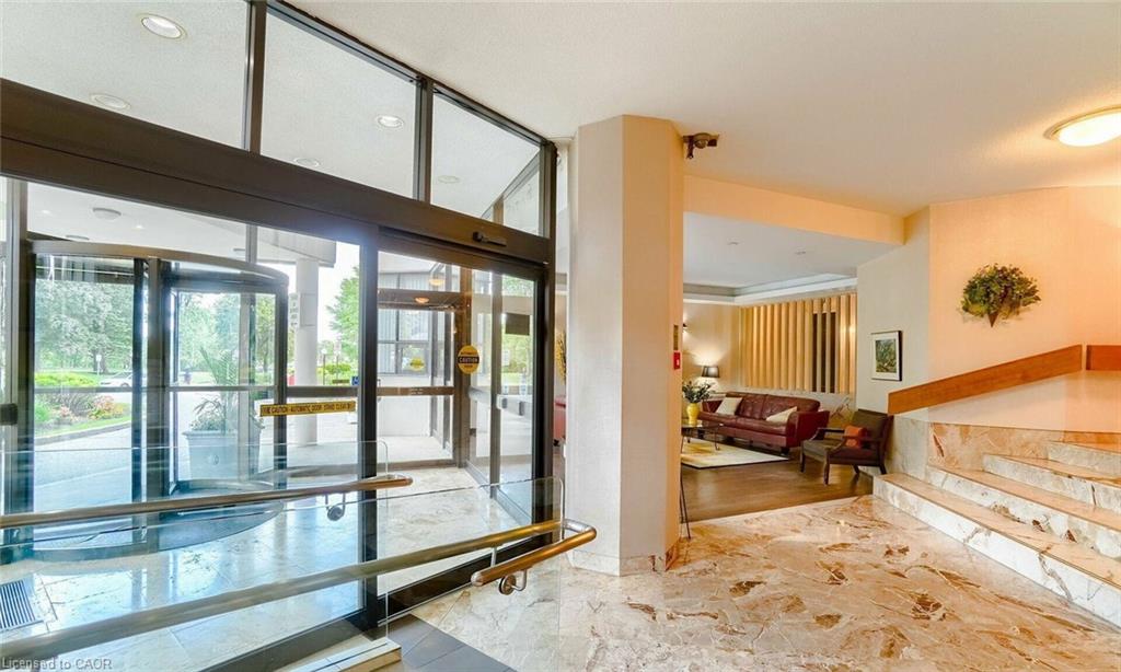 611-1333 Bloor Street E Unit: 611