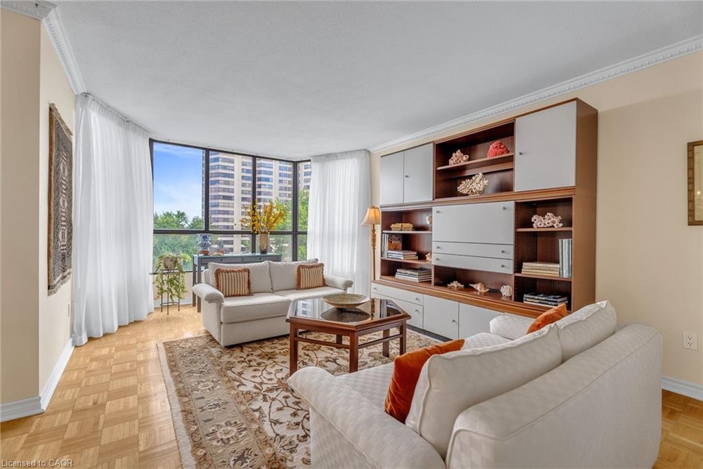 611-1333 Bloor Street E Unit: 611