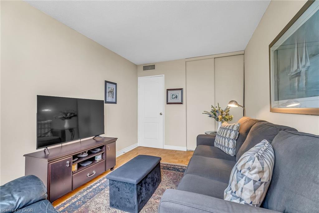 611-1333 Bloor Street E Unit: 611