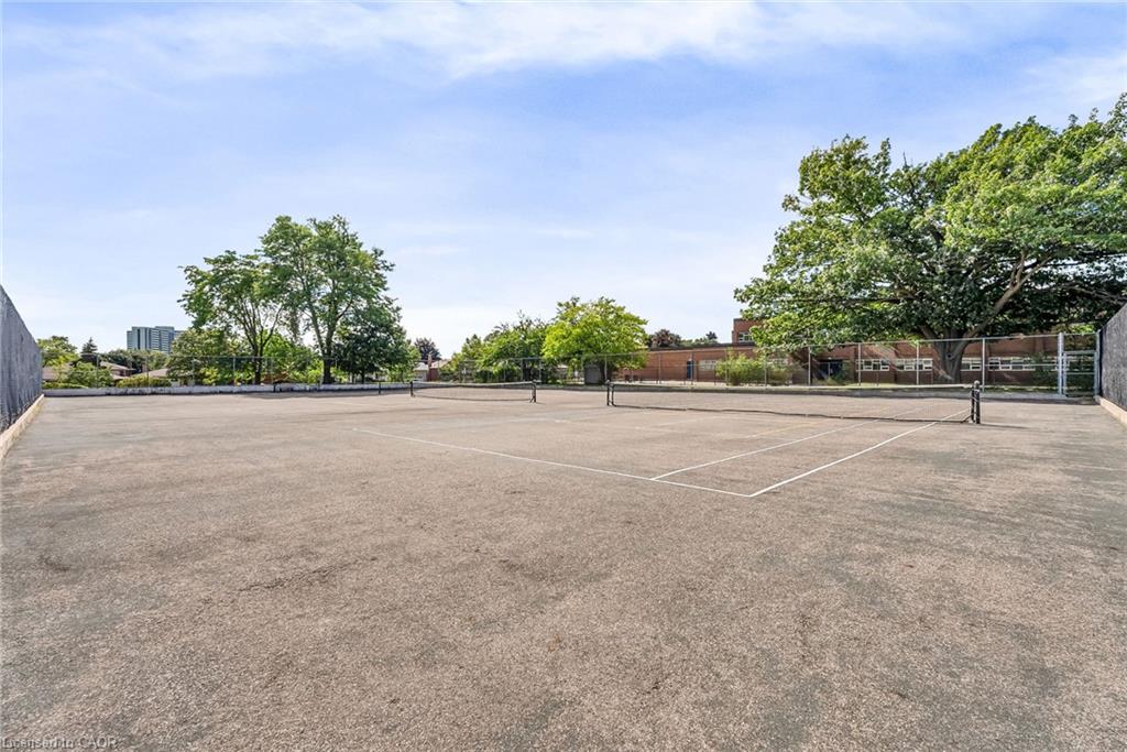 611-1333 Bloor Street E Unit: 611
