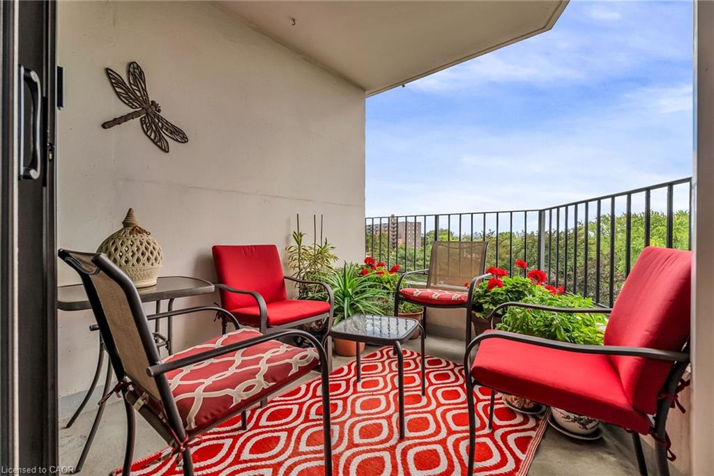 611-1333 Bloor Street E Unit: 611