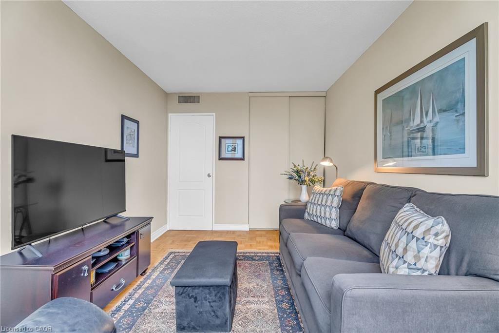 611-1333 Bloor Street E Unit: 611