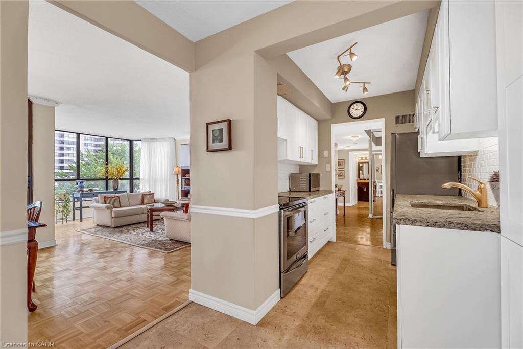 611-1333 Bloor Street E Unit: 611