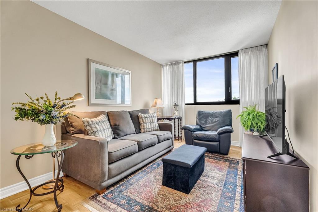 611-1333 Bloor Street E Unit: 611