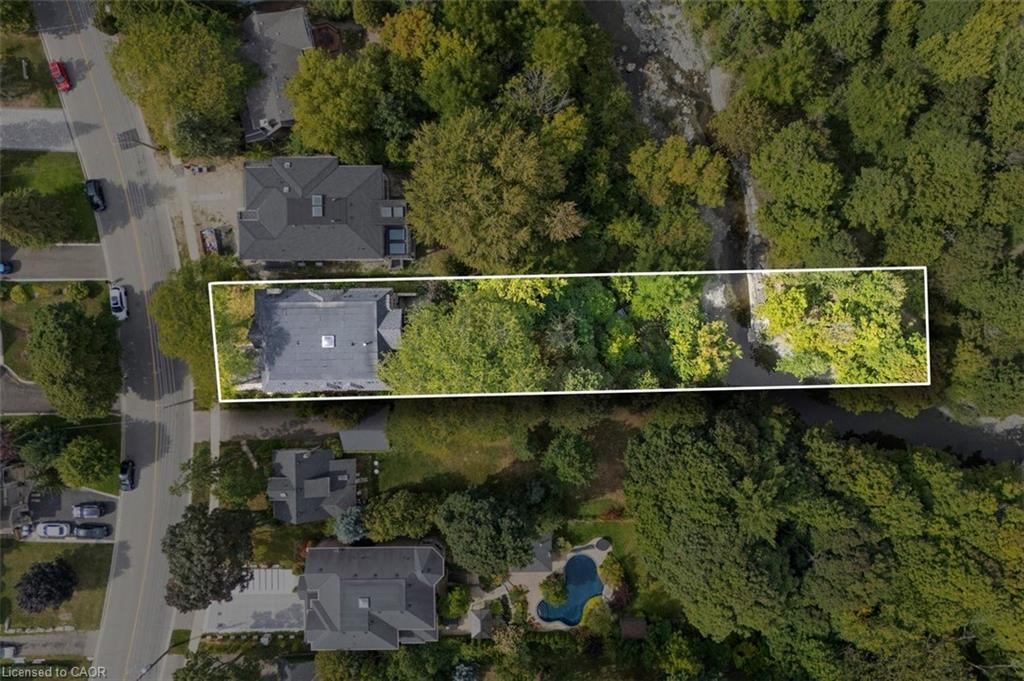 1285 Mineola Garden