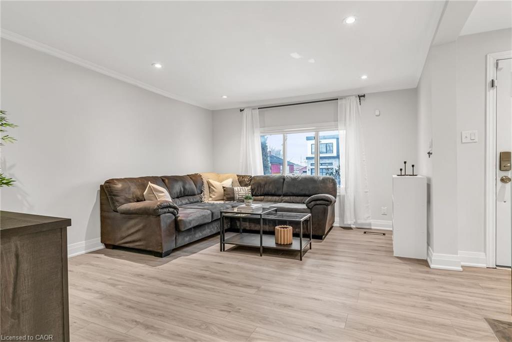 1034 Meredith Avenue, Mississauga