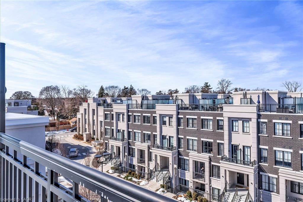 203-652 Cricklewood Drive