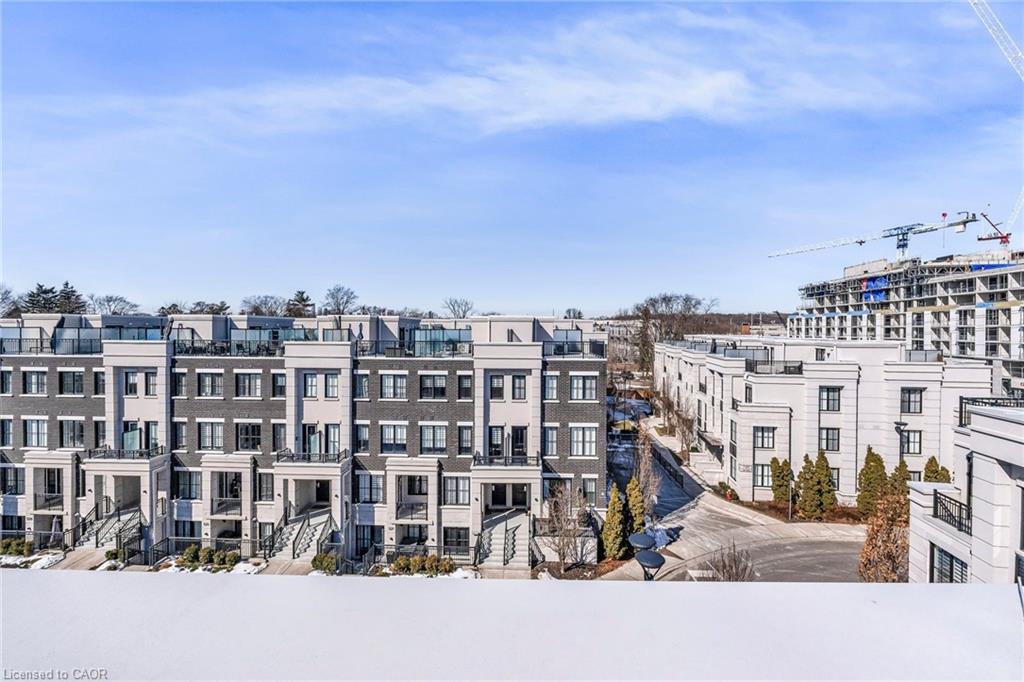 203-652 Cricklewood Drive