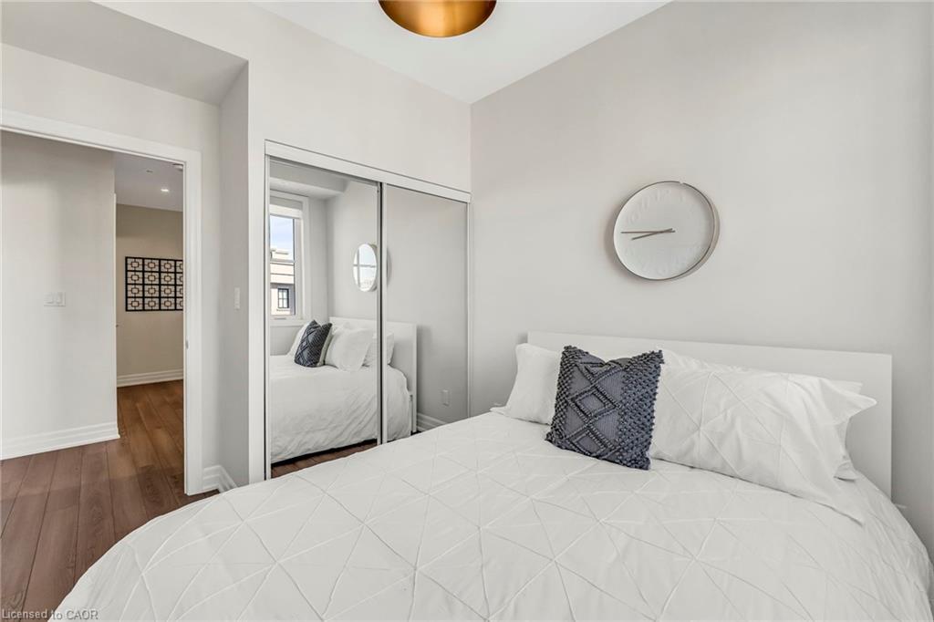 203-652 Cricklewood Drive