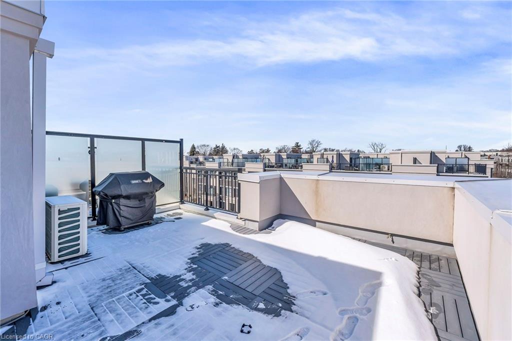 203-652 Cricklewood Drive