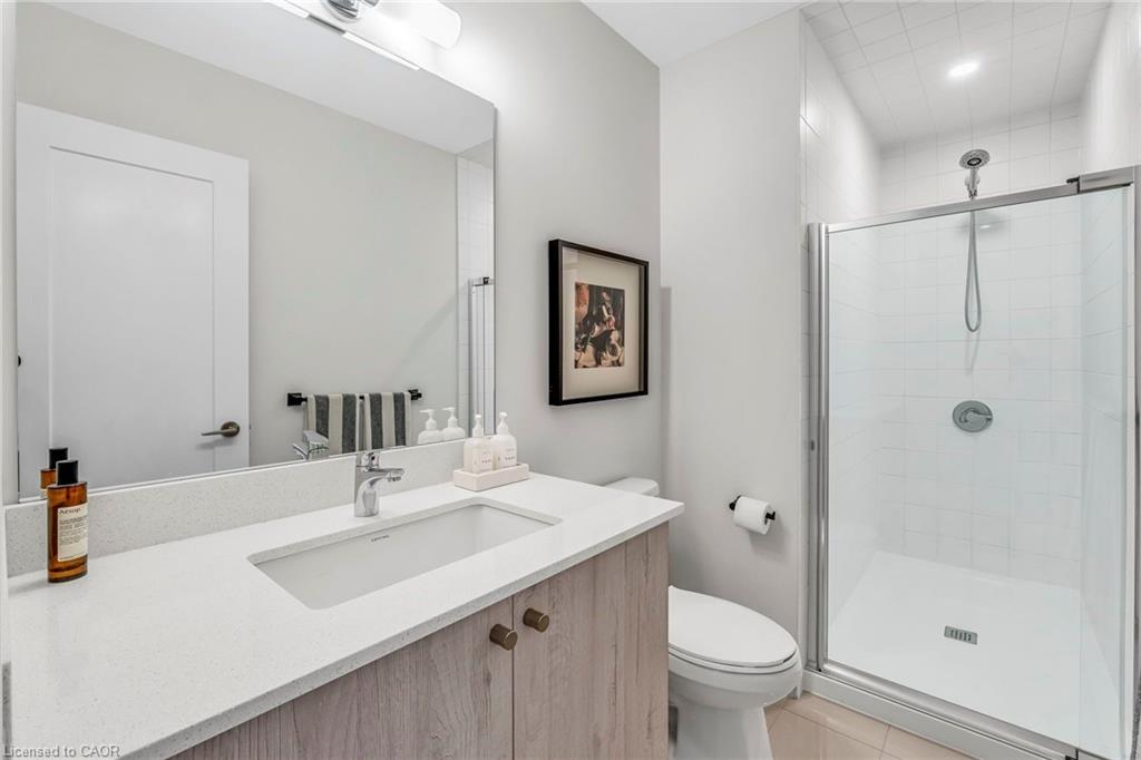 203-652 Cricklewood Drive