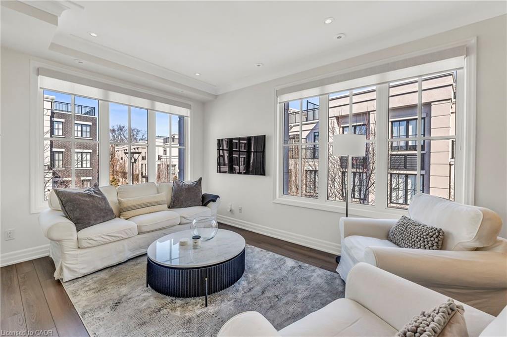 203-652 Cricklewood Drive