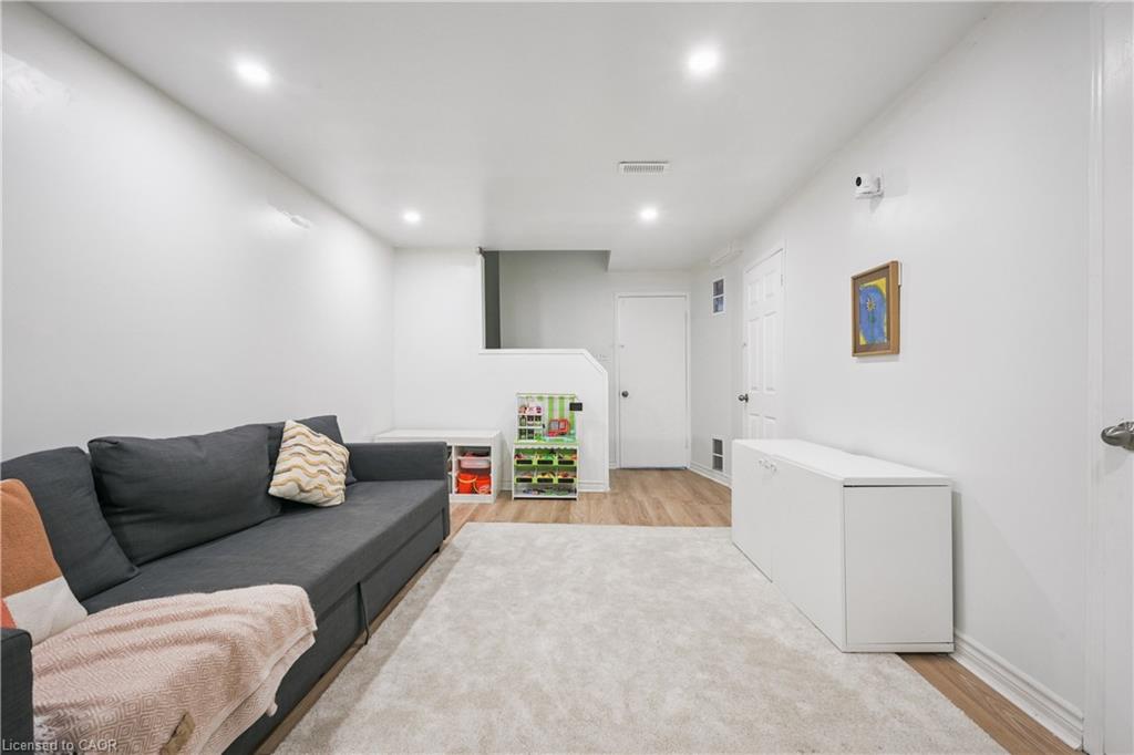 17-1230 Gripsholm Road Unit: 17