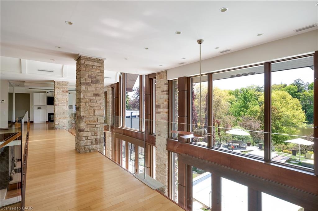 1510 Pinetree Crescent