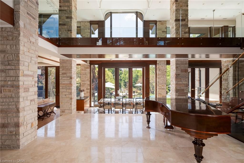 1510 Pinetree Crescent
