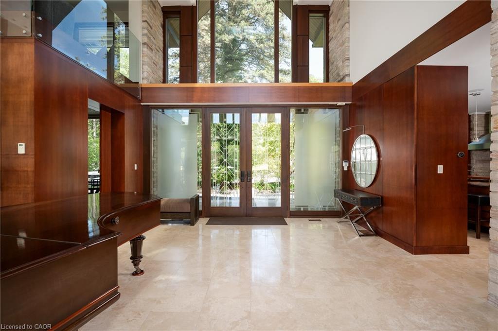 1510 Pinetree Crescent