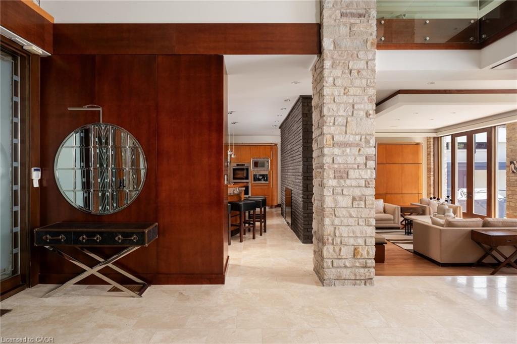 1510 Pinetree Crescent