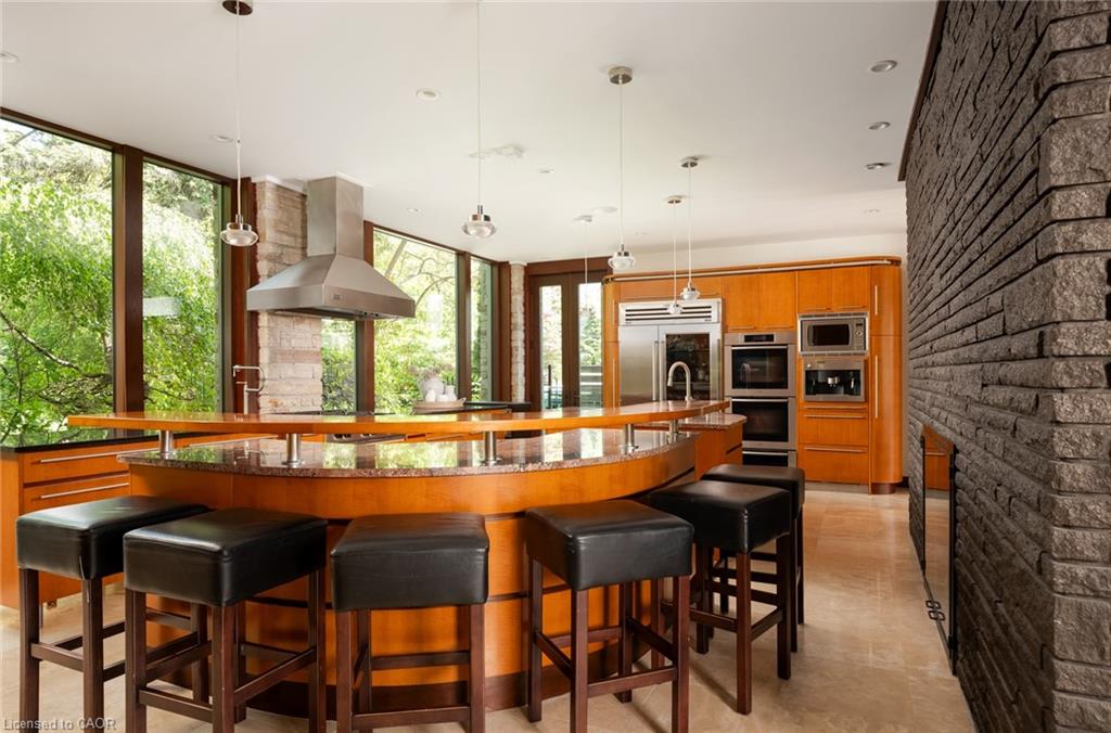 1510 Pinetree Crescent