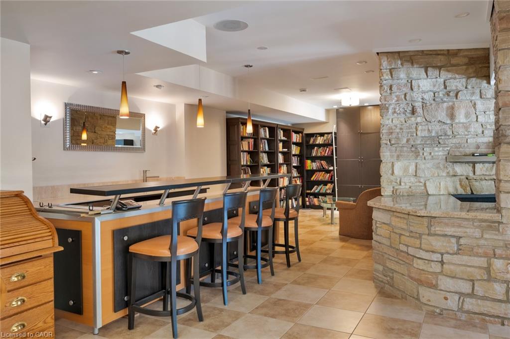 1510 Pinetree Crescent