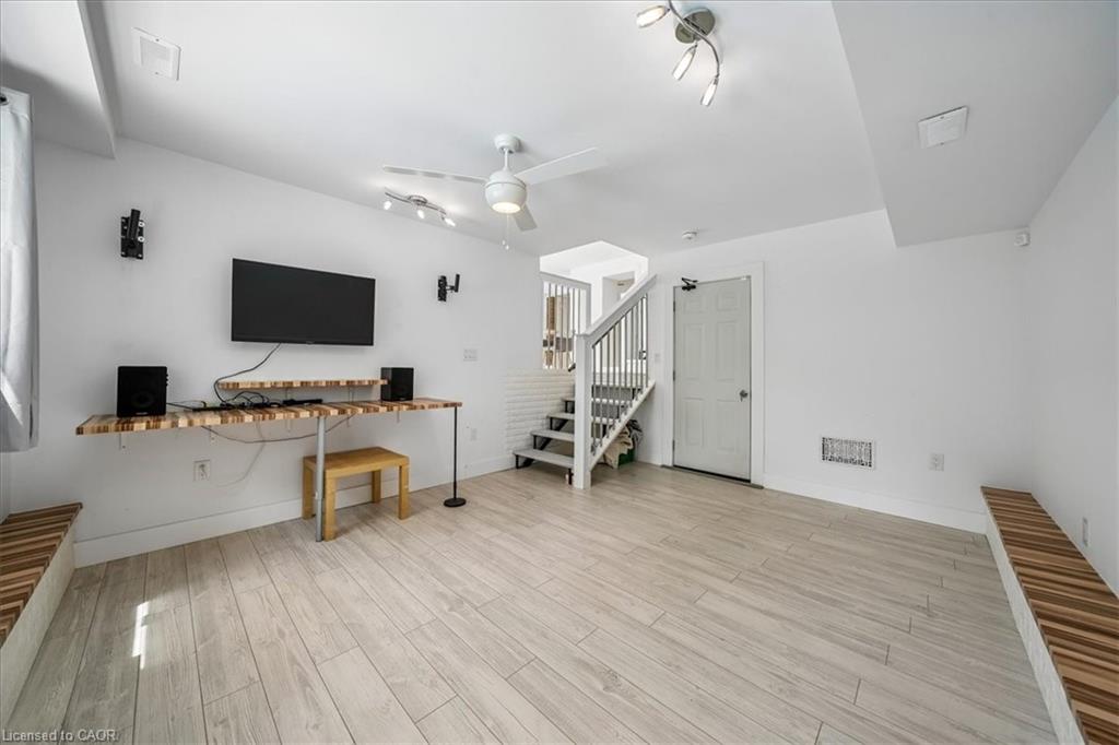 1168 Canterbury Road