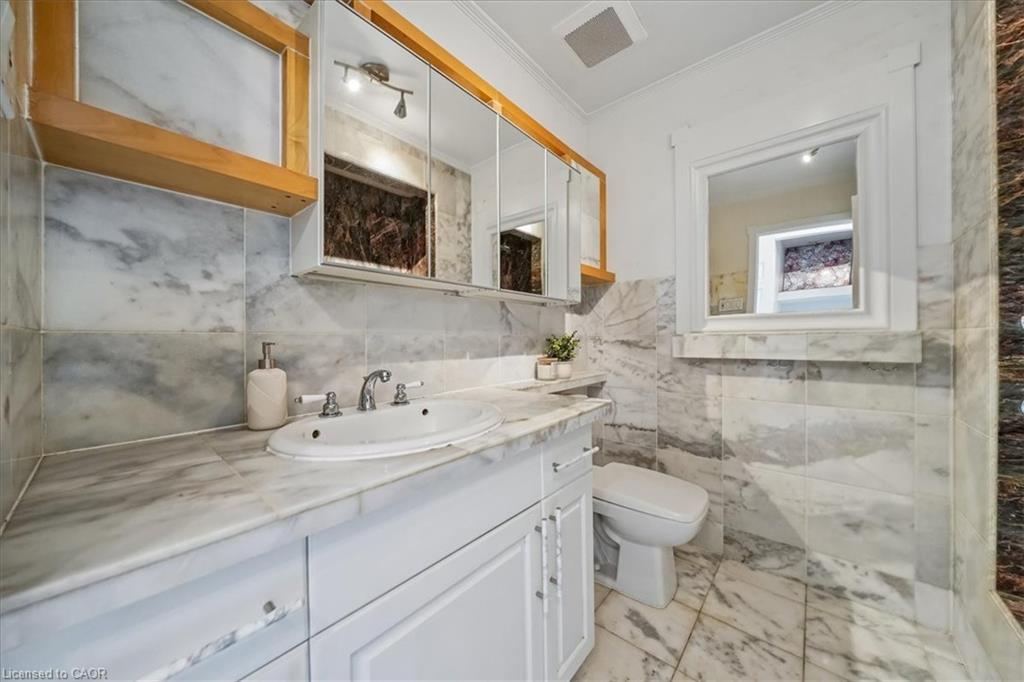 1168 Canterbury Road