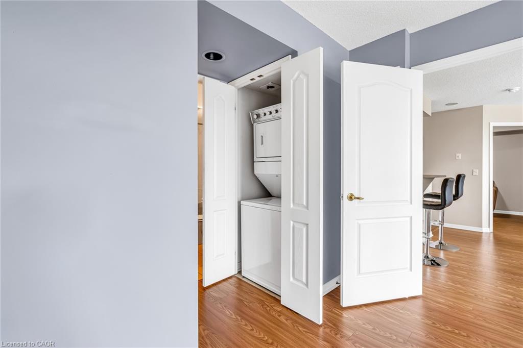 208-1140 Parkwest Place Unit: 208