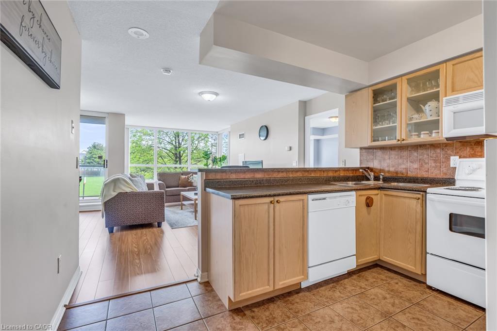 208-1140 Parkwest Place Unit: 208