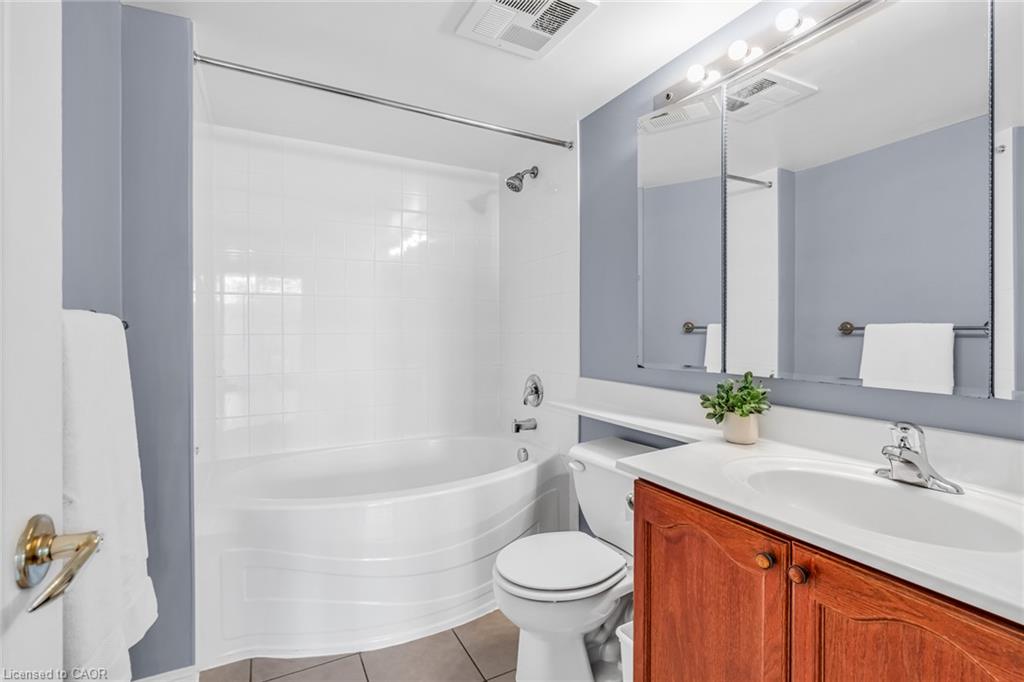 208-1140 Parkwest Place Unit: 208