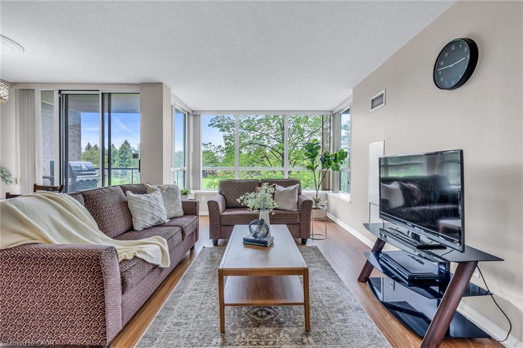 208-1140 Parkwest Place Unit: 208