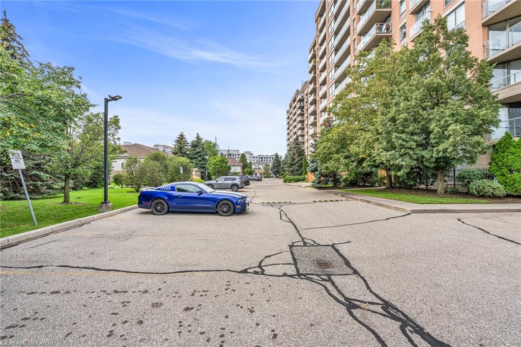 208-1140 Parkwest Place Unit: 208