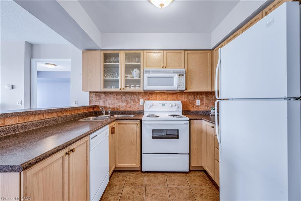 208-1140 Parkwest Place Unit: 208