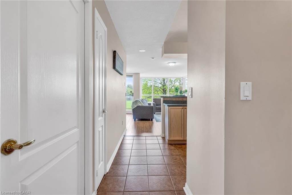 208-1140 Parkwest Place Unit: 208