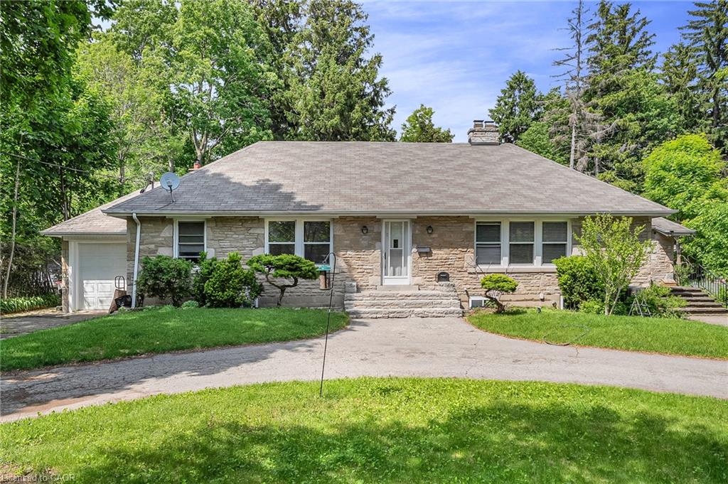 11 Ben Machree Drive Mississauga On Ca L5h 2s2 40868666