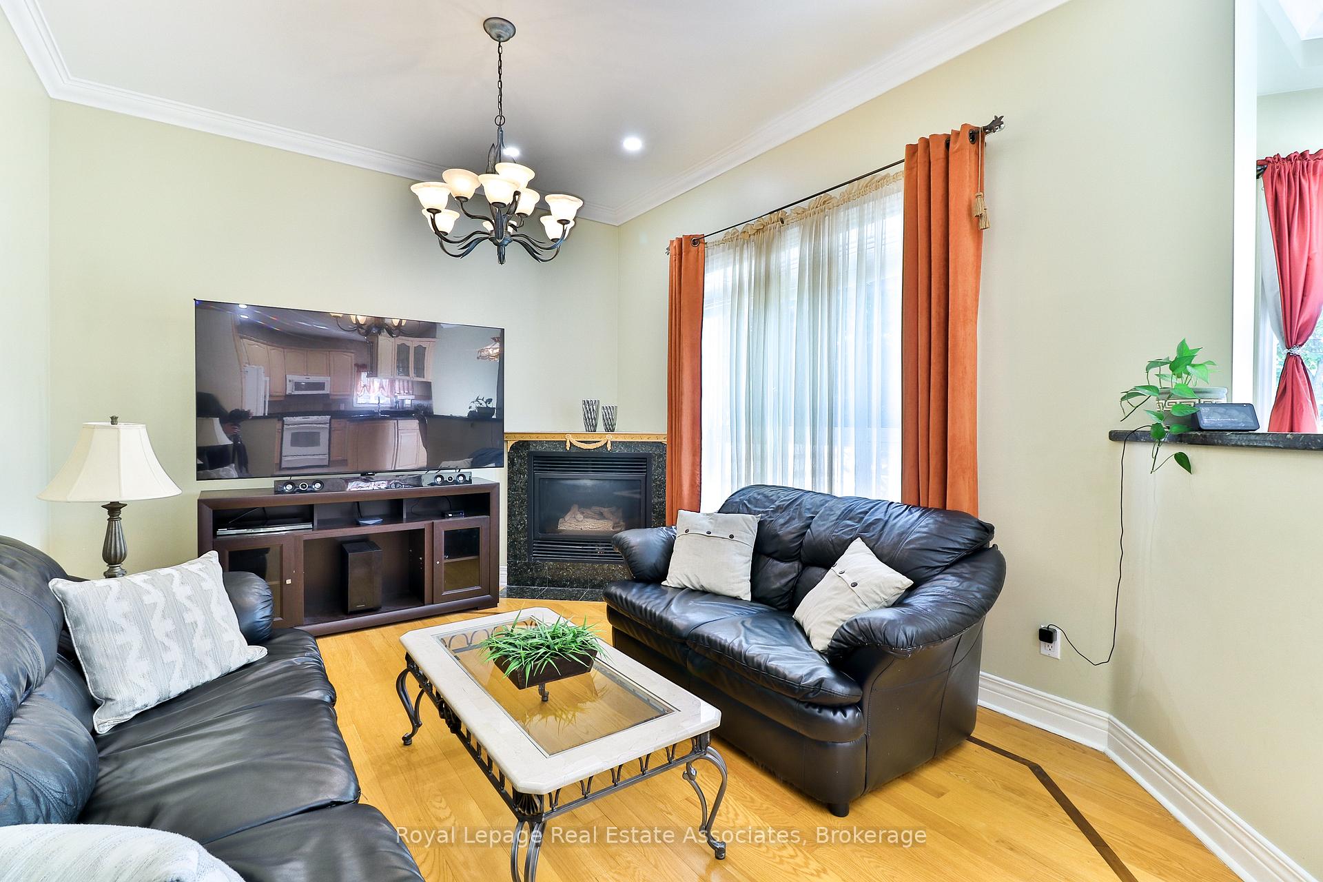 38 Eaglewood Boulevard