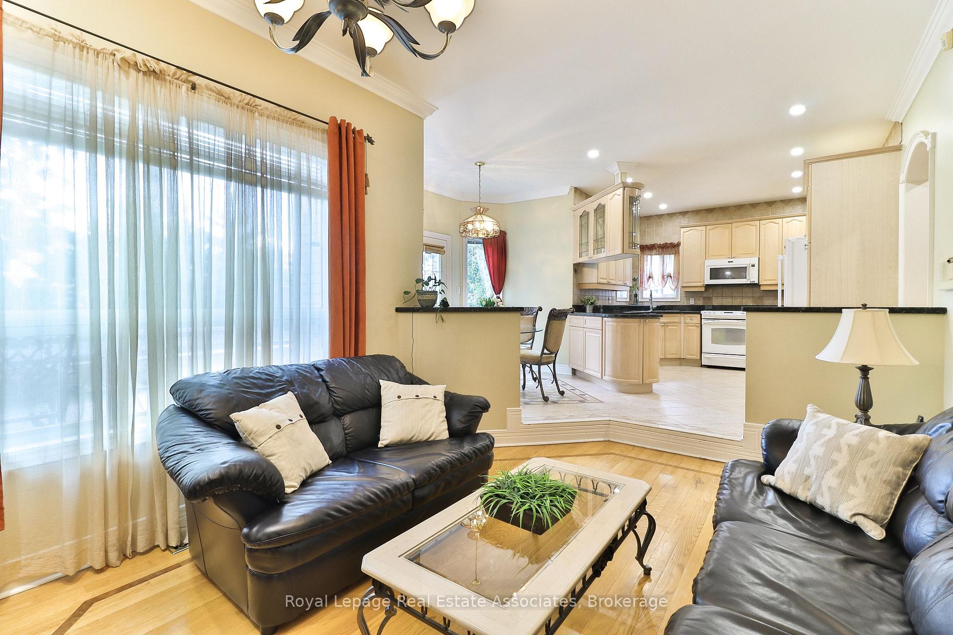 38 Eaglewood Boulevard