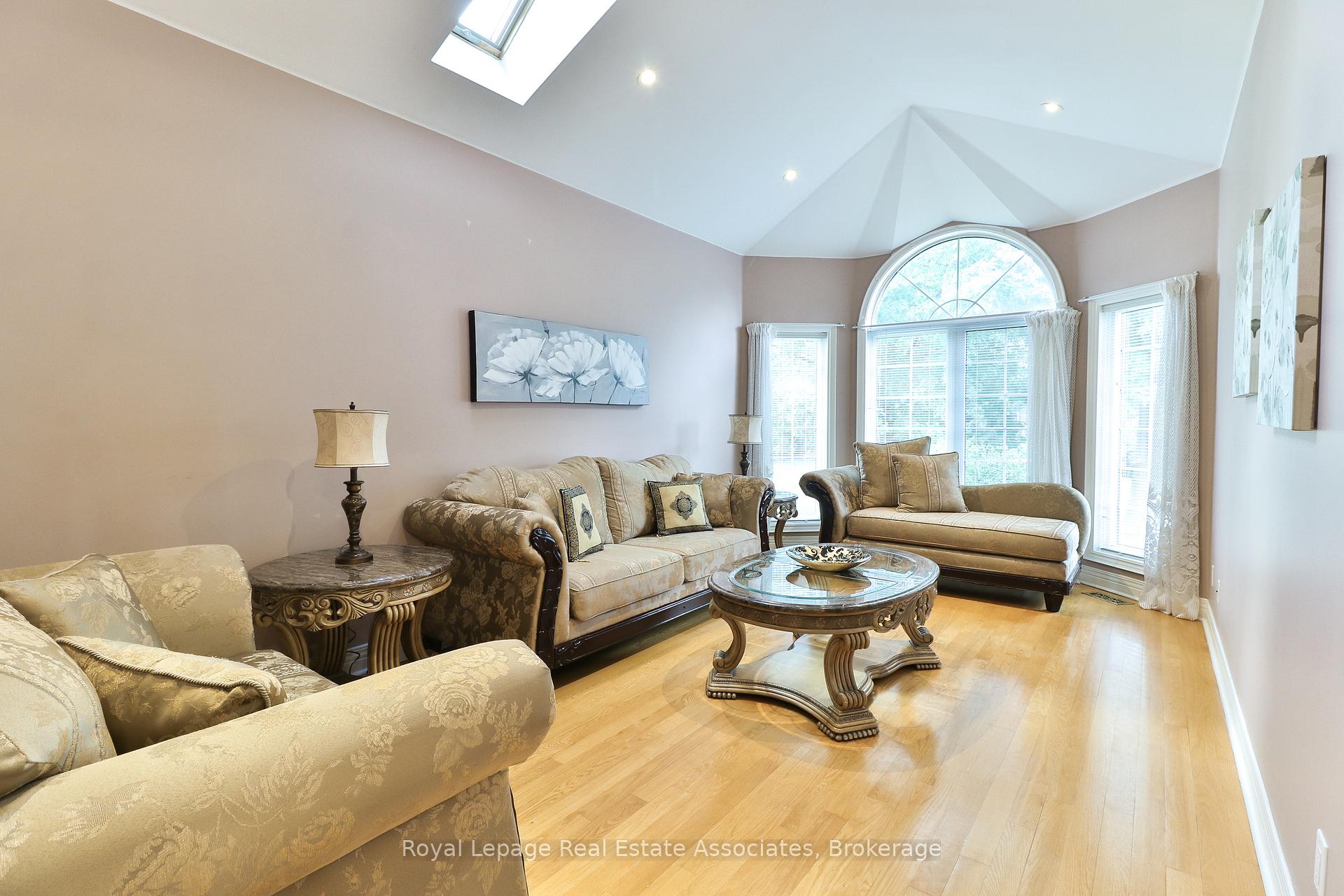 38 Eaglewood Boulevard