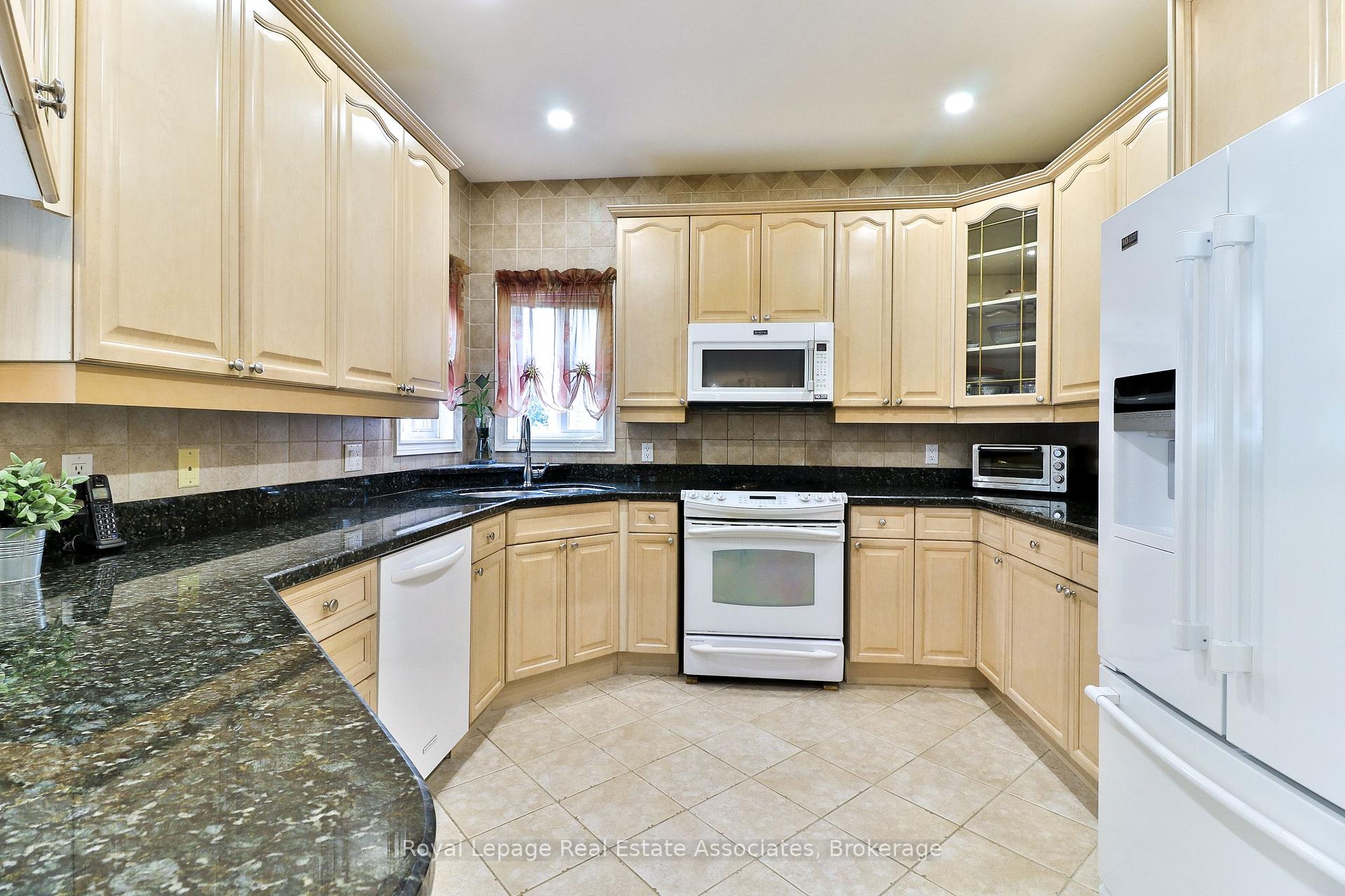38 Eaglewood Boulevard