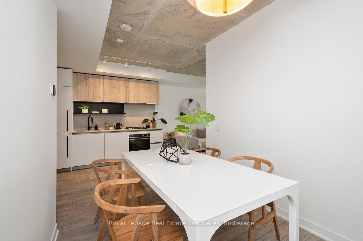 2625 Dundas Street W 409