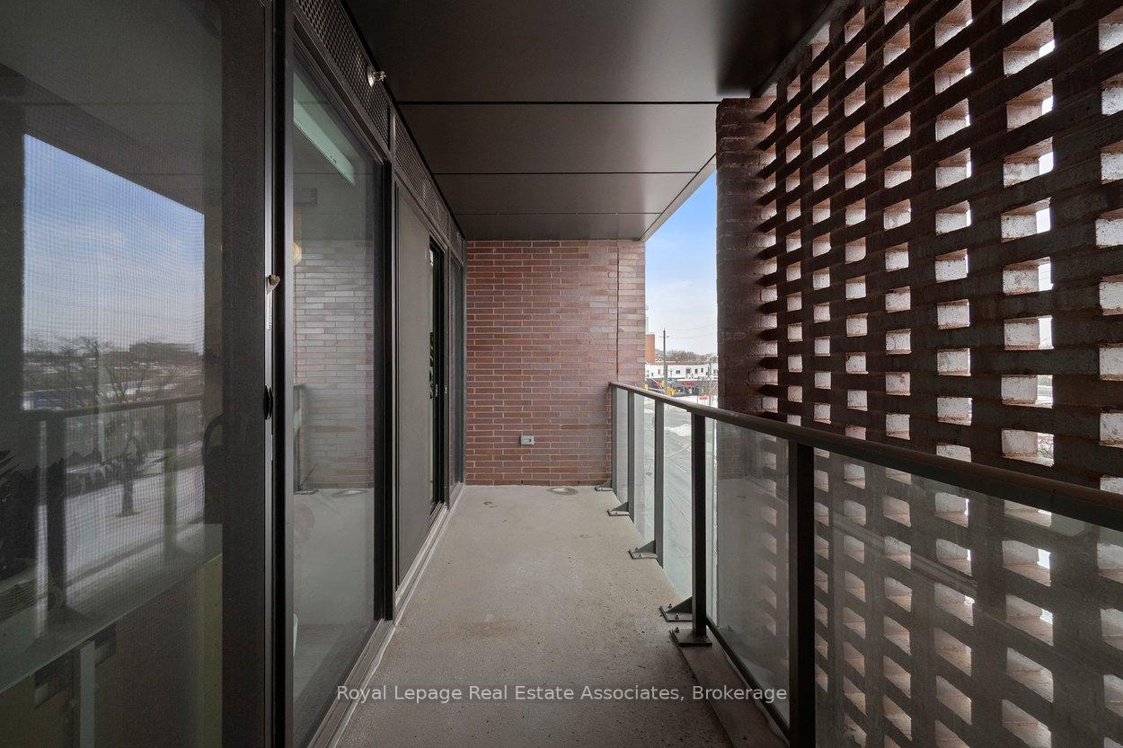 2625 Dundas Street W 409