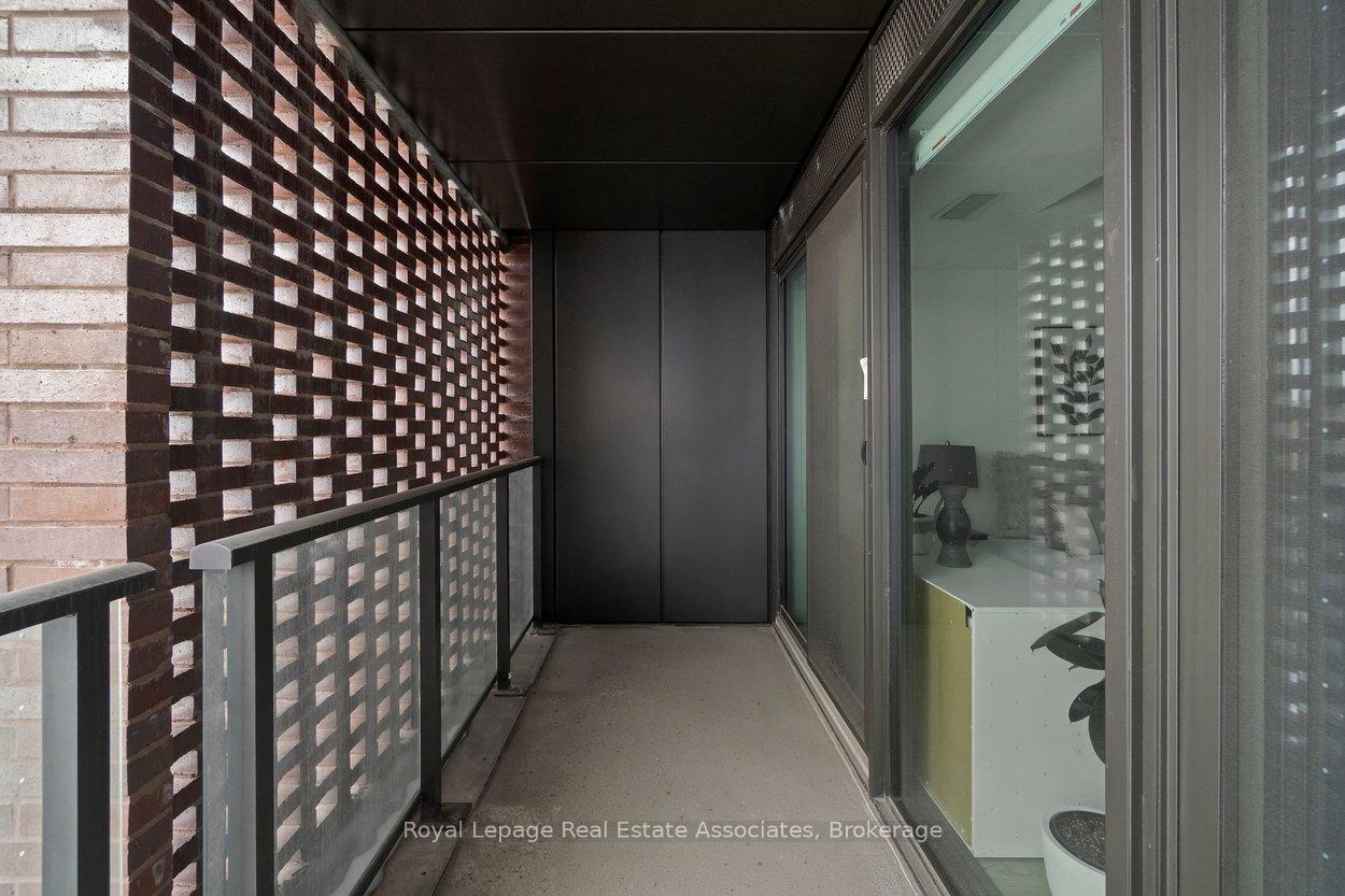 2625 Dundas Street W 409