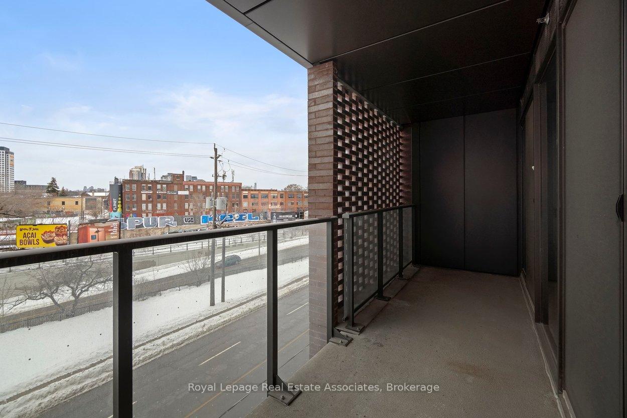 2625 Dundas Street W 409