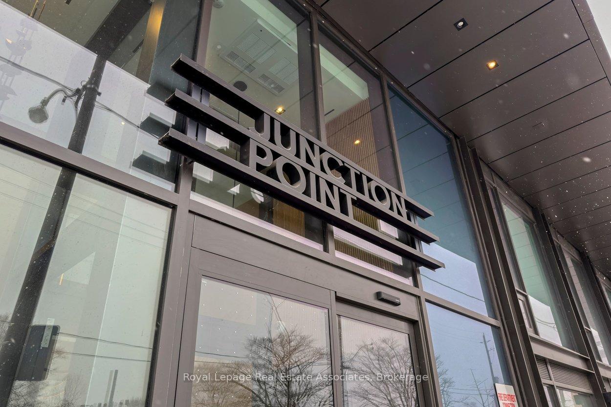 2625 Dundas Street W 409